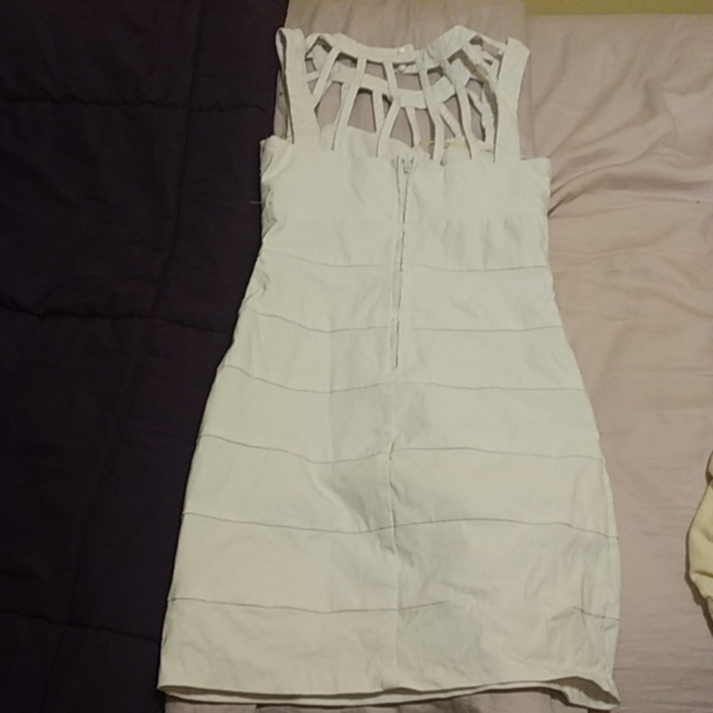 Dress - Picture 3 of 3